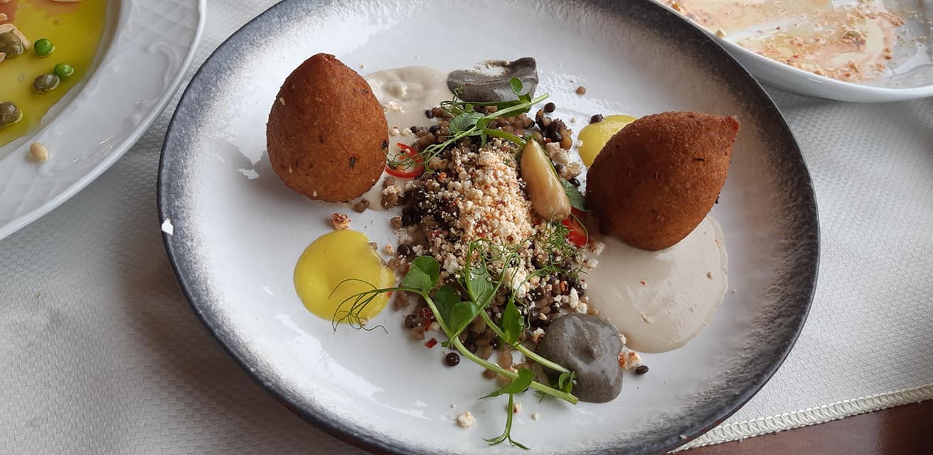 56242662_2838499403040909_5134329688050630656_o